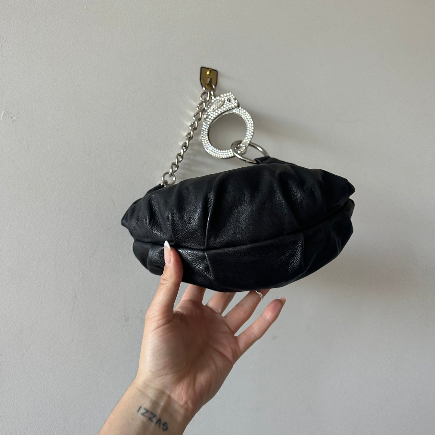 Cuffz Black Leather Barfly Bag