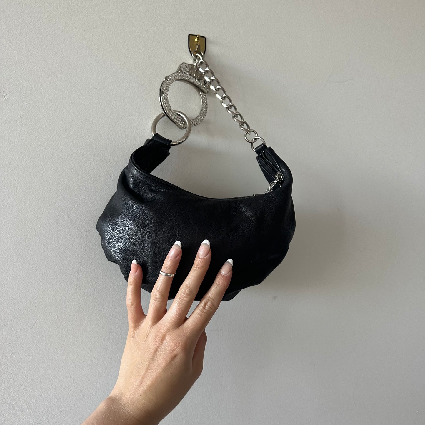 Cuffz Black Leather Barfly Bag