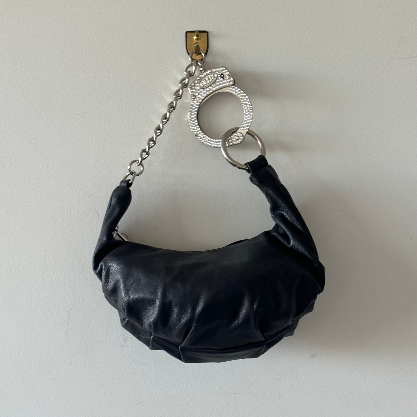 Cuffz Black Leather Barfly Bag