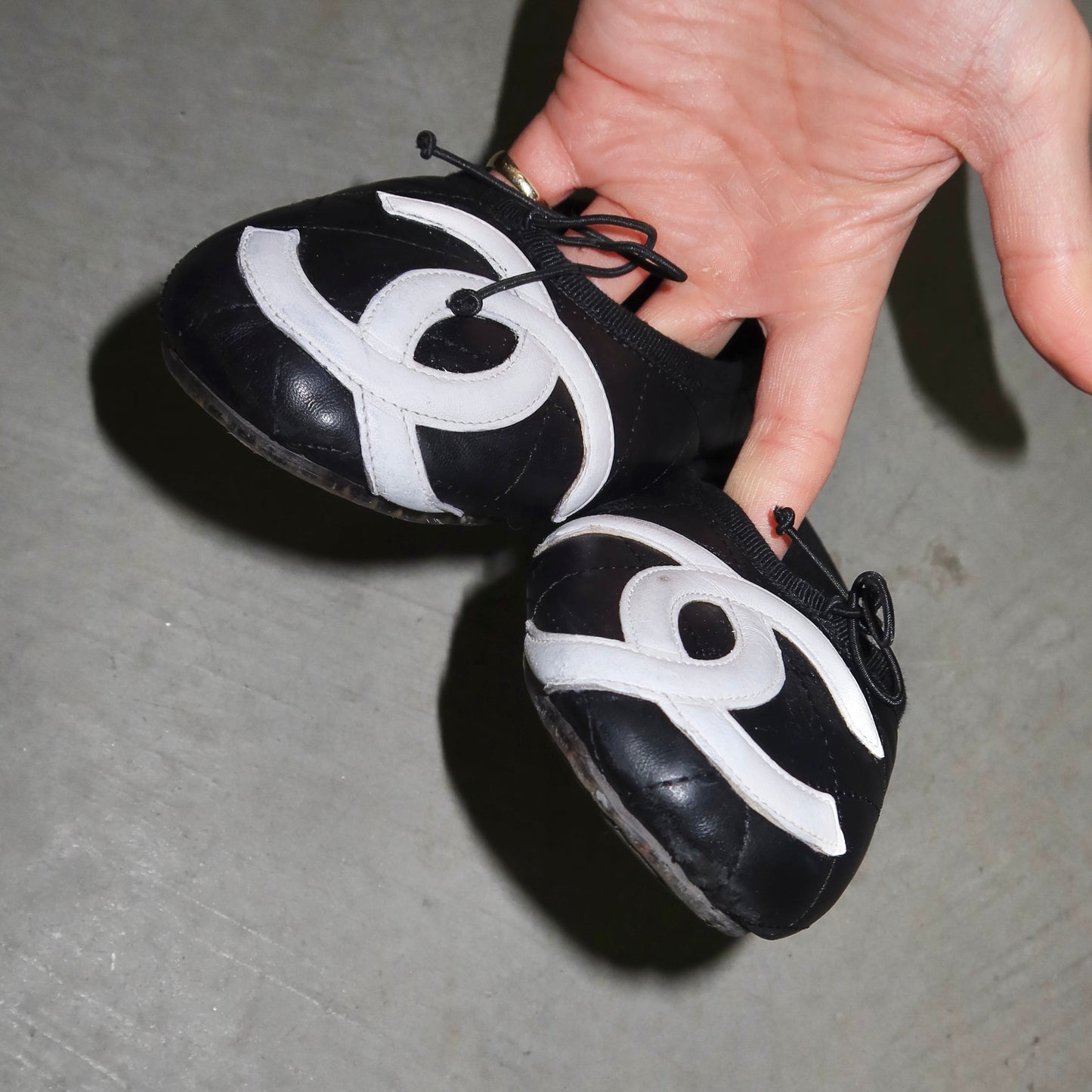 Chanel Cambon Black and White Ballet Flats (38)