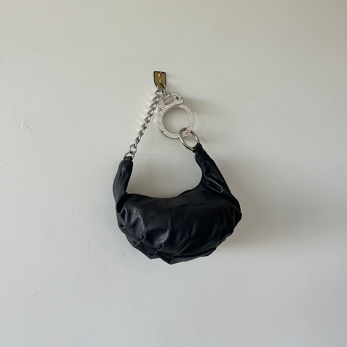 Cuffz Black Leather Barfly Bag