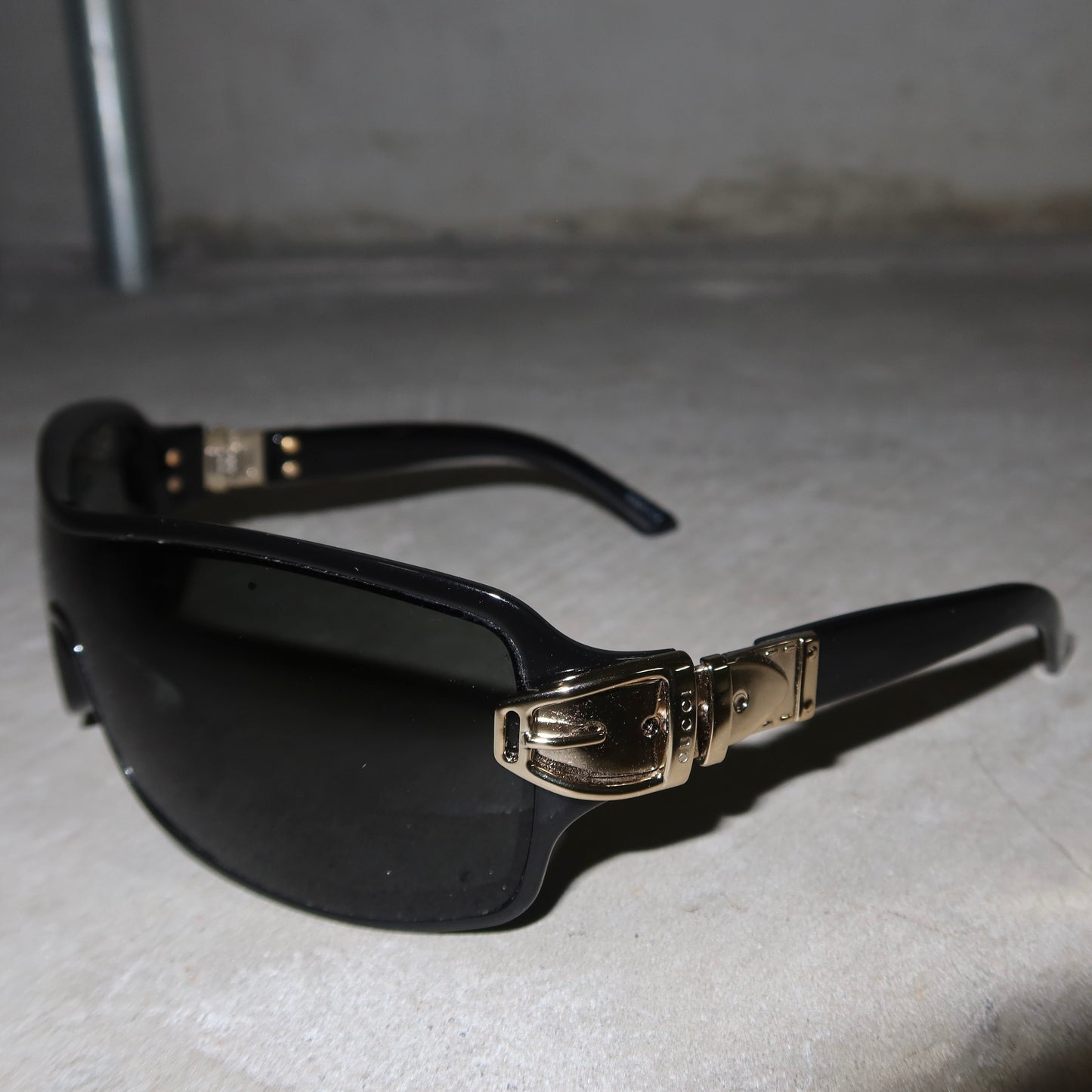 Gucci Buckle Logo Sunglasses