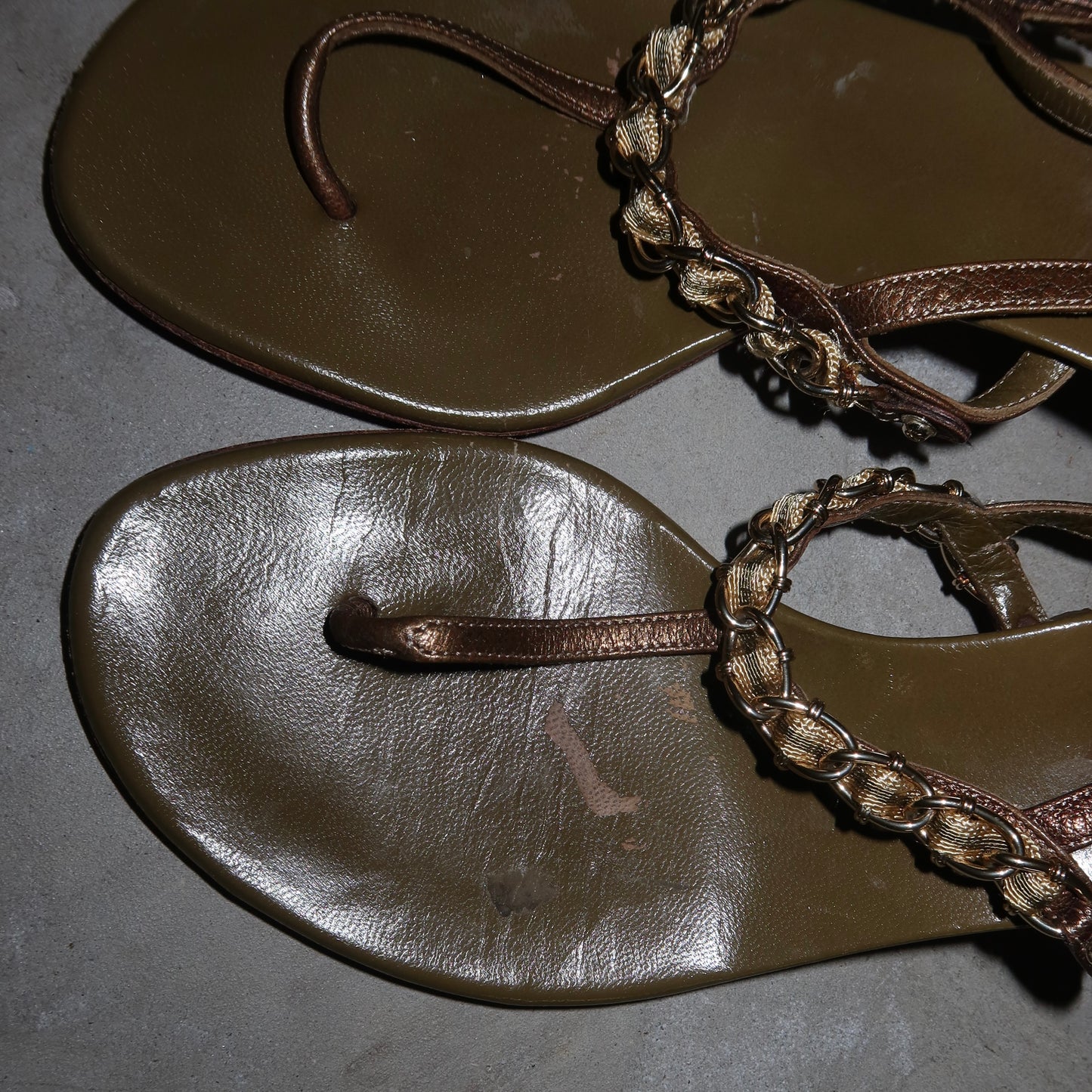 Gucci Thong Chain Kitten Heels (35.5)