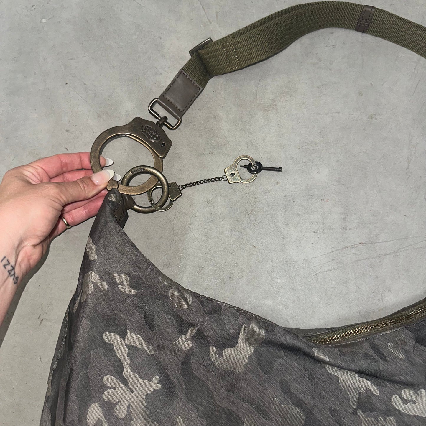 Cuffz Large Camo Crossbody