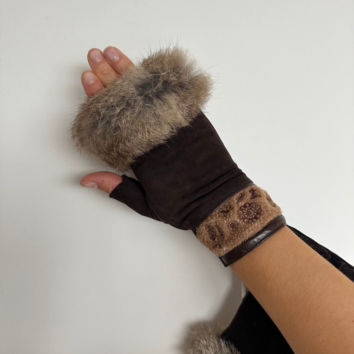 Anna Sui Suede and Rabbit Fur Gloves (BNWT)