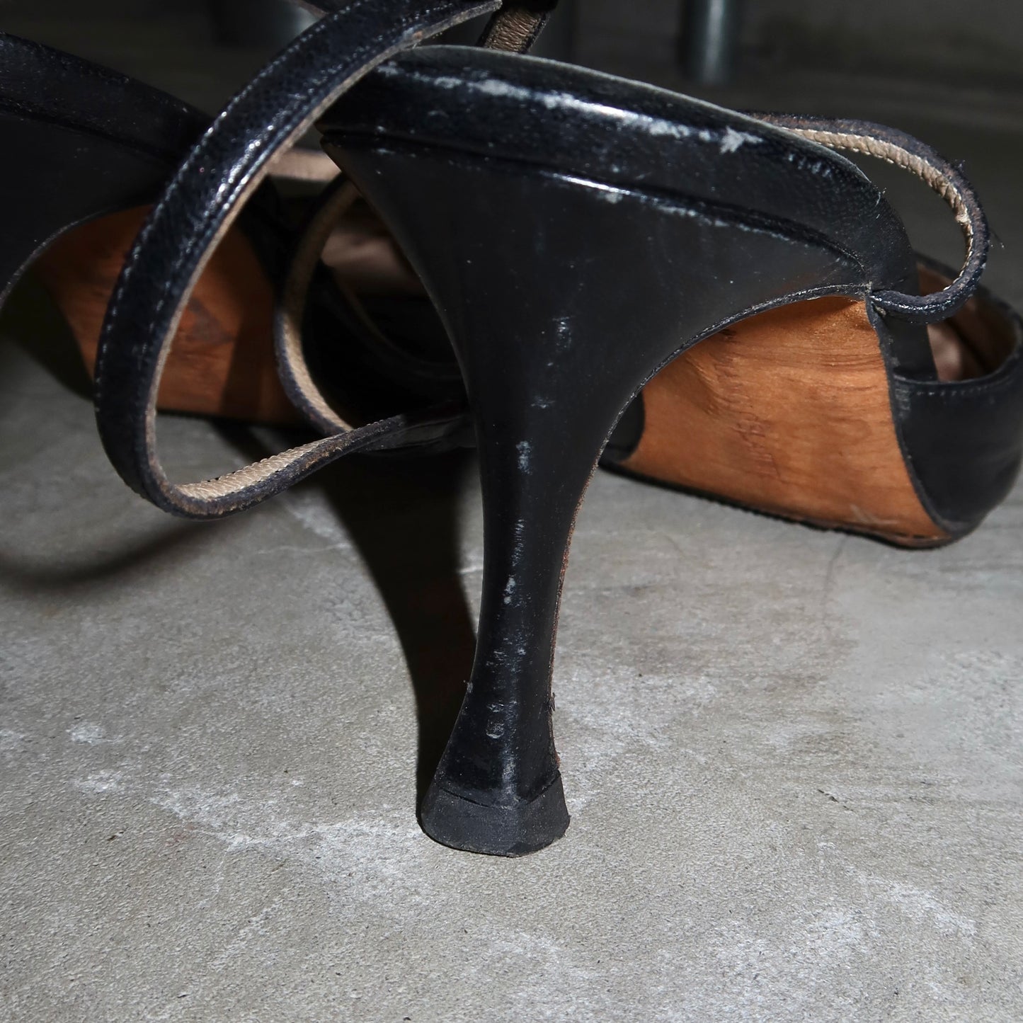 Manolo Blahnik Mules (38)