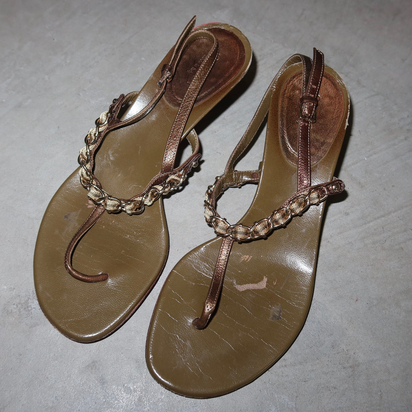 Gucci Thong Chain Kitten Heels (35.5)