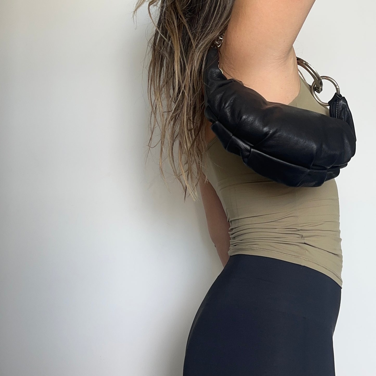 Cuffz Black Leather Barfly Bag