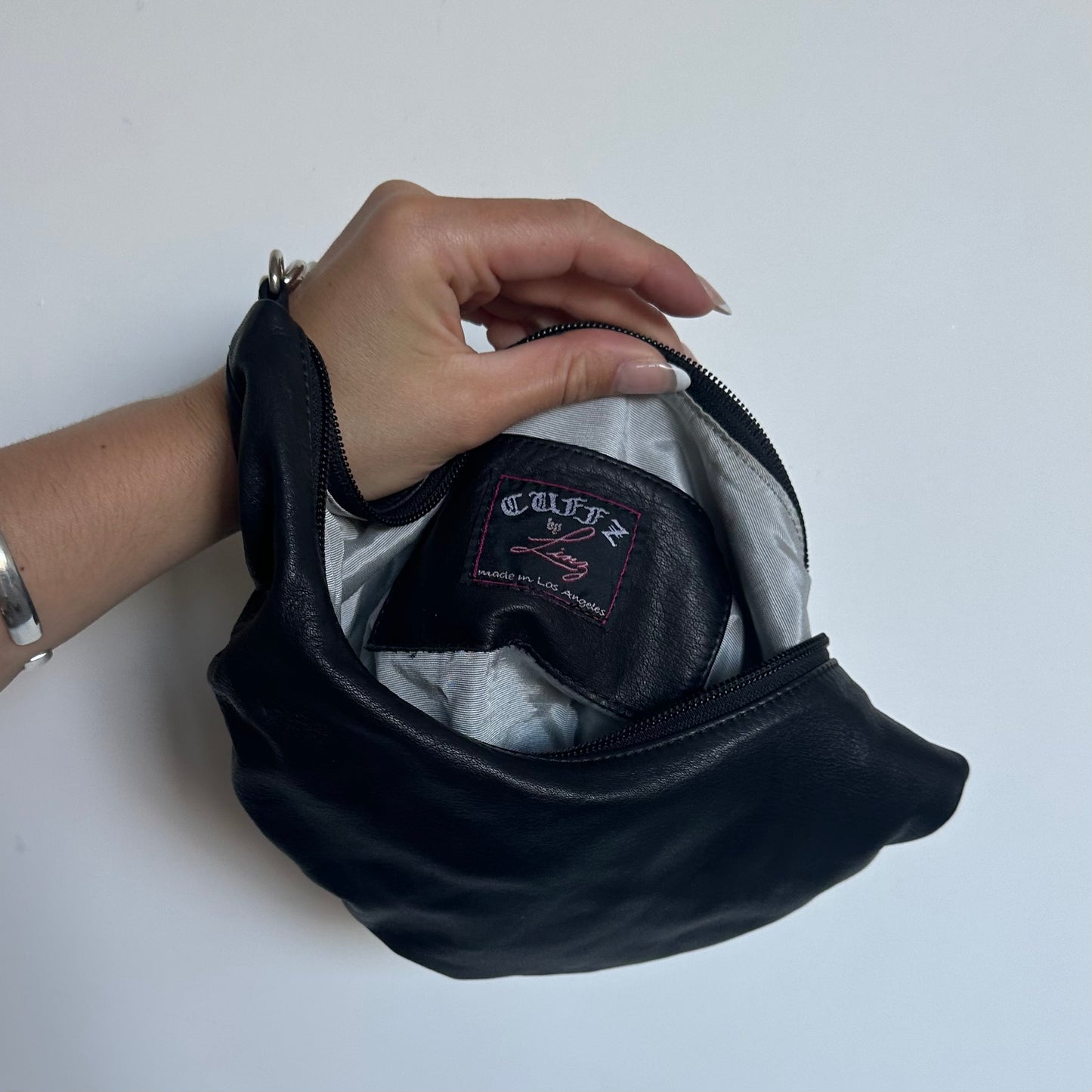 Cuffz Black Leather Barfly Bag