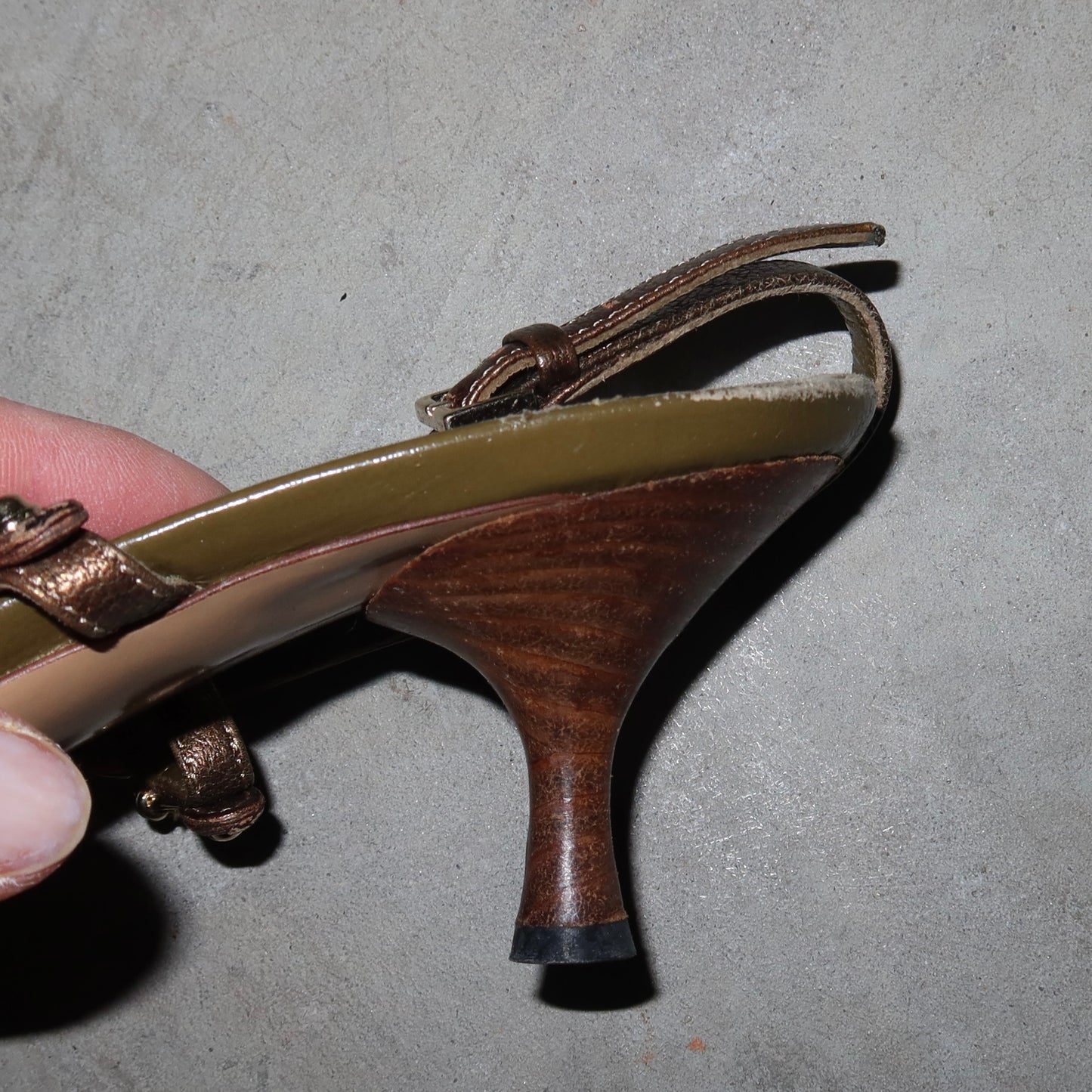 Gucci Thong Chain Kitten Heels (35.5)