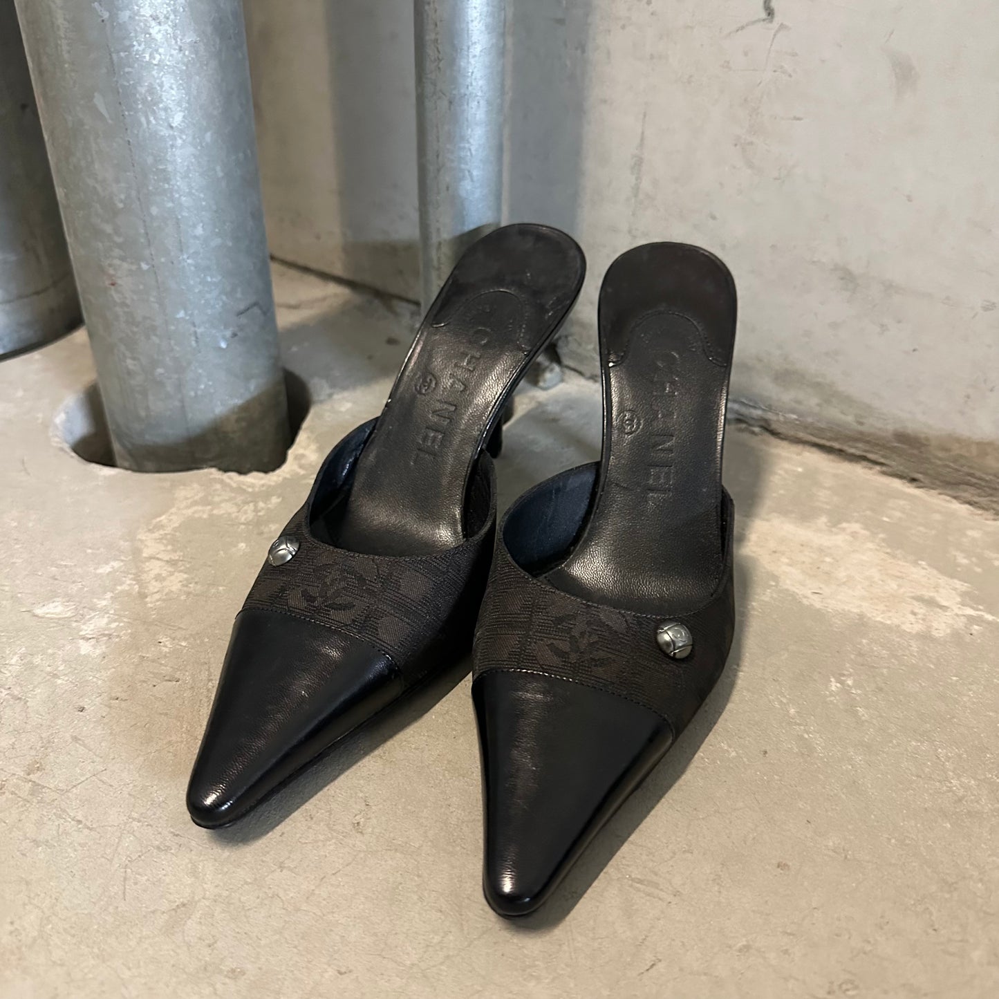 Chanel Travel Line Black Mules (35)