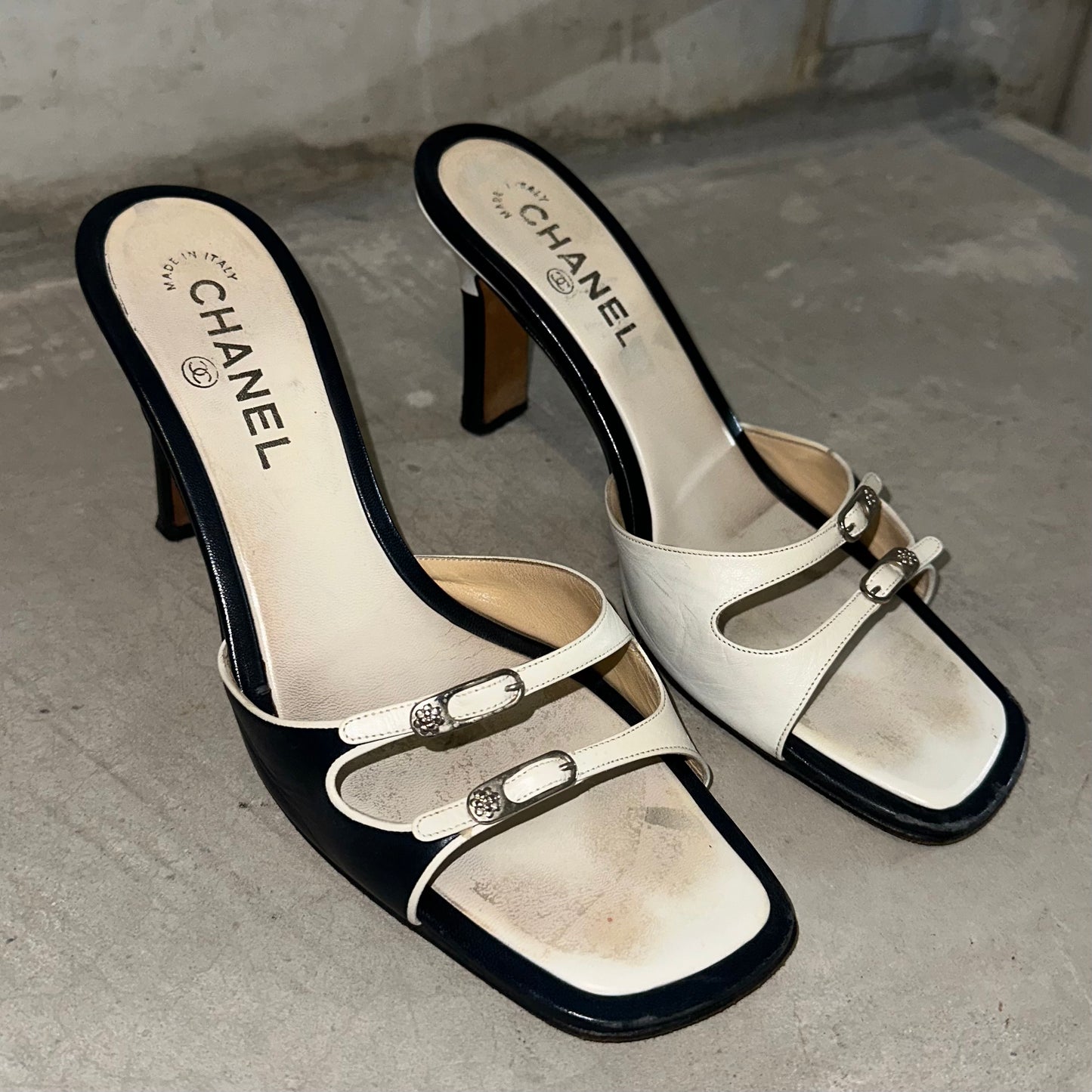 Chanel Black & White Buckle Heels (40)