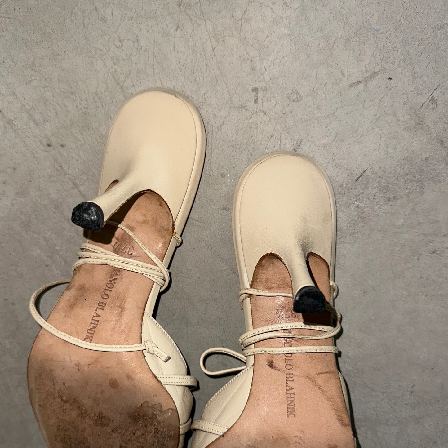 Manolo Blahnik Cream Mules (37.5)