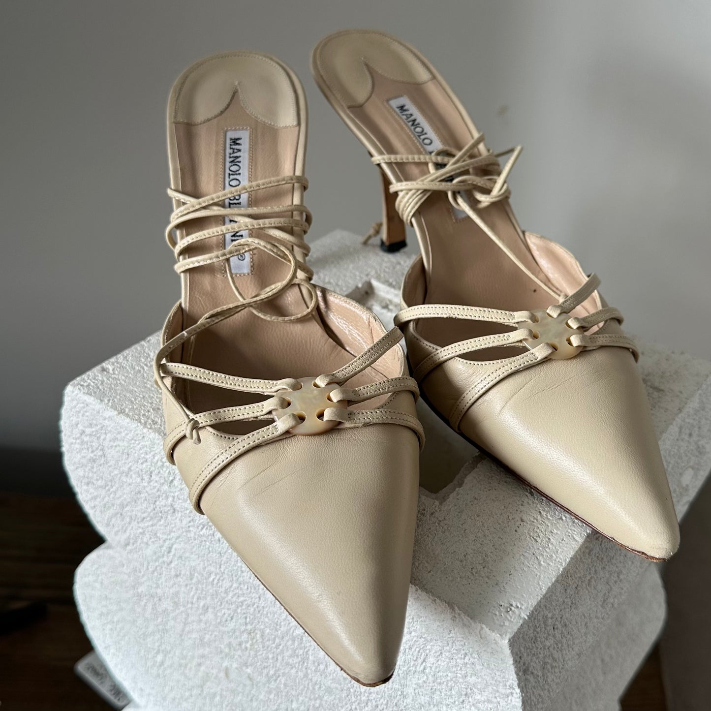 Manolo Blahnik Cream Mules (37.5)