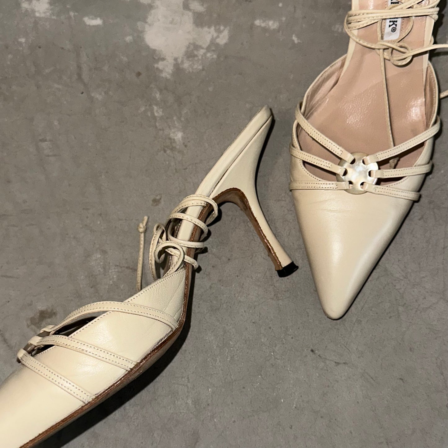 Manolo Blahnik Cream Mules (37.5)