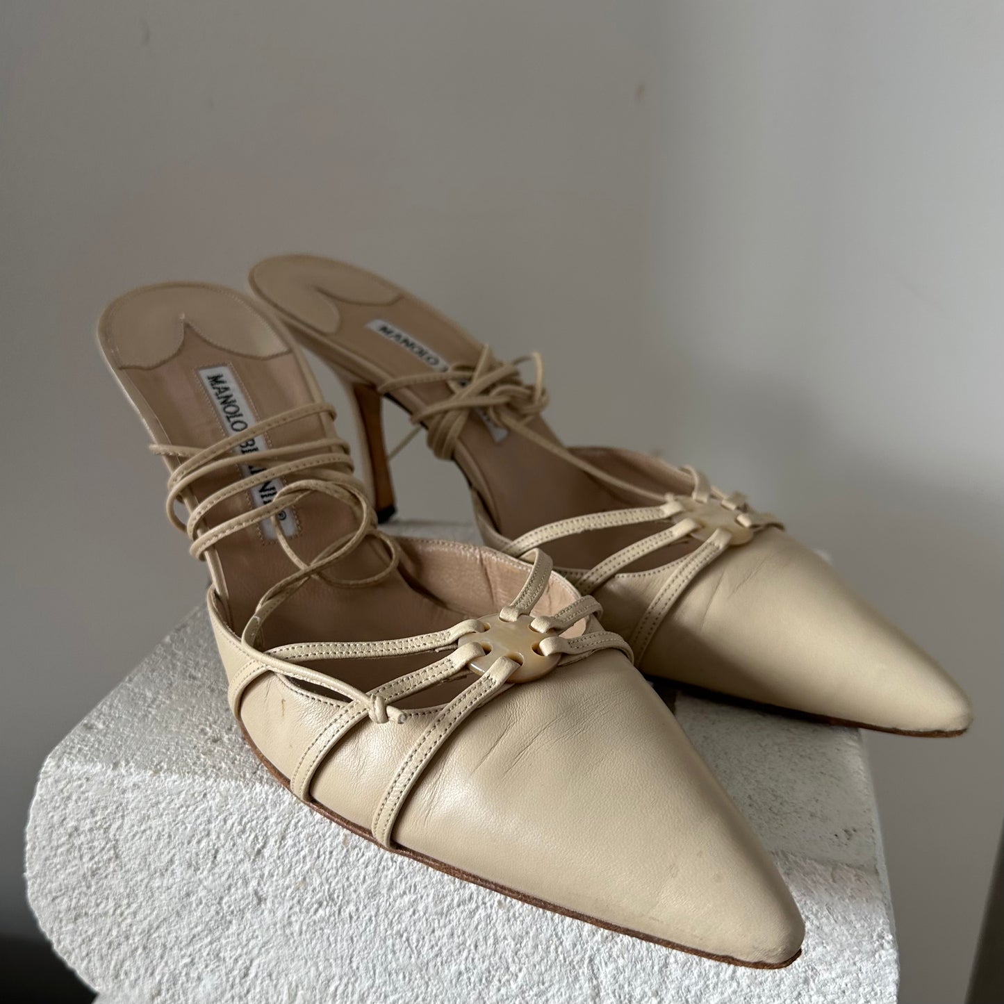 Manolo Blahnik Cream Mules (37.5)