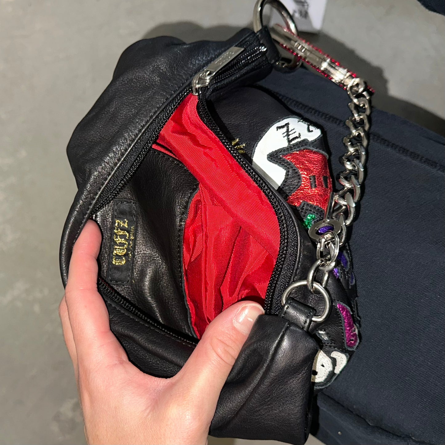 Cuffz “Cuffz Rockz” Barfly Bag