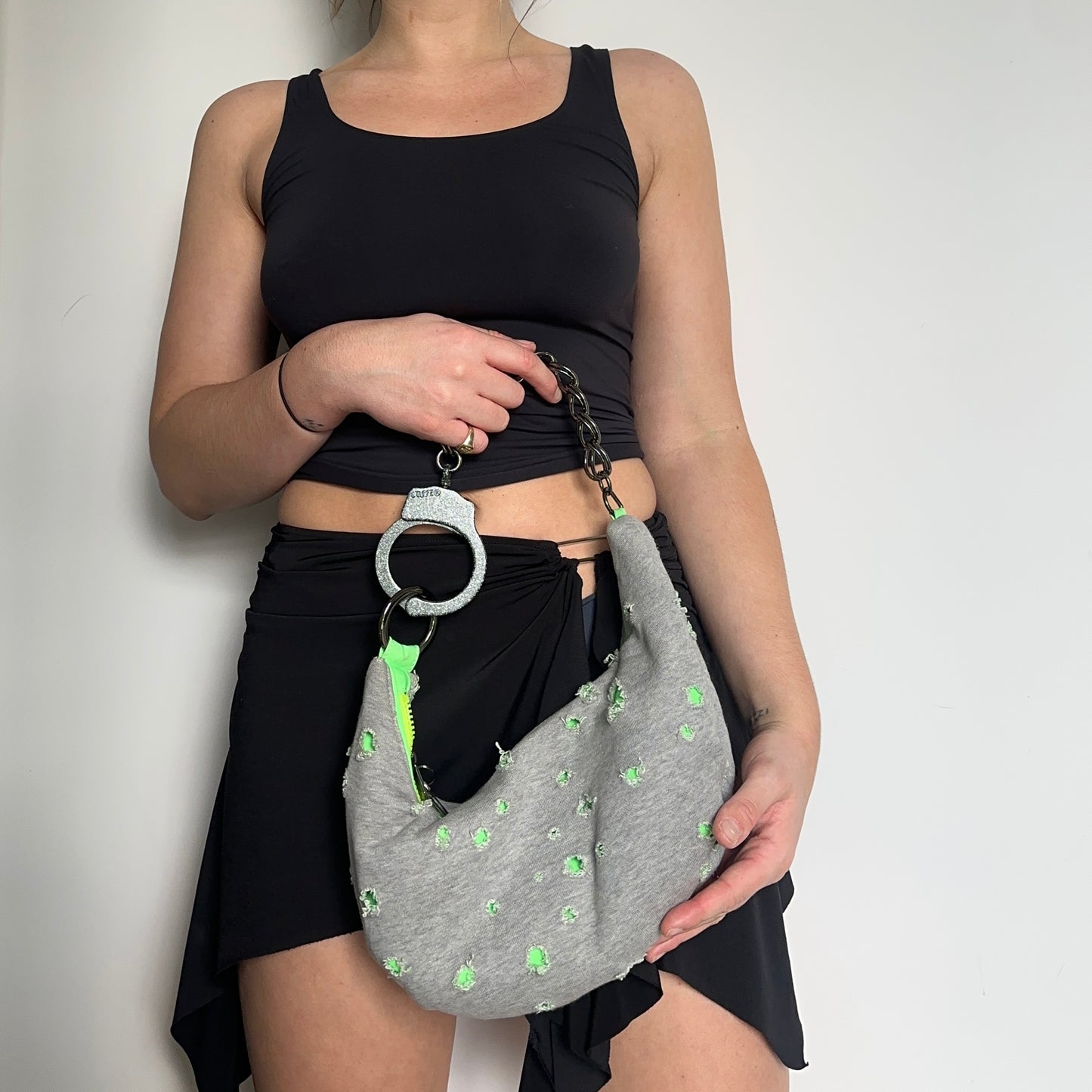 Cuffz Grey Cotton Distressed Barfly Bag