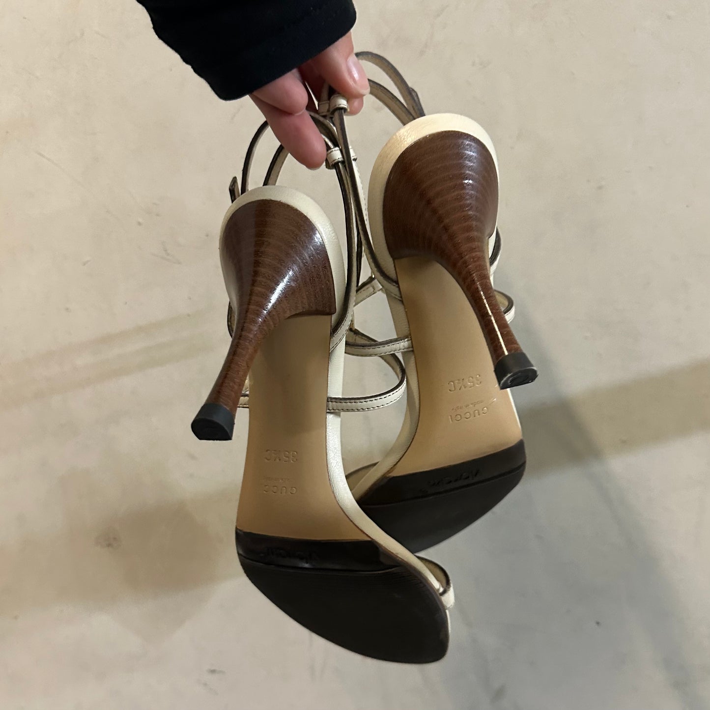 Gucci by Tom Ford Cream Logo Heels (35.5)