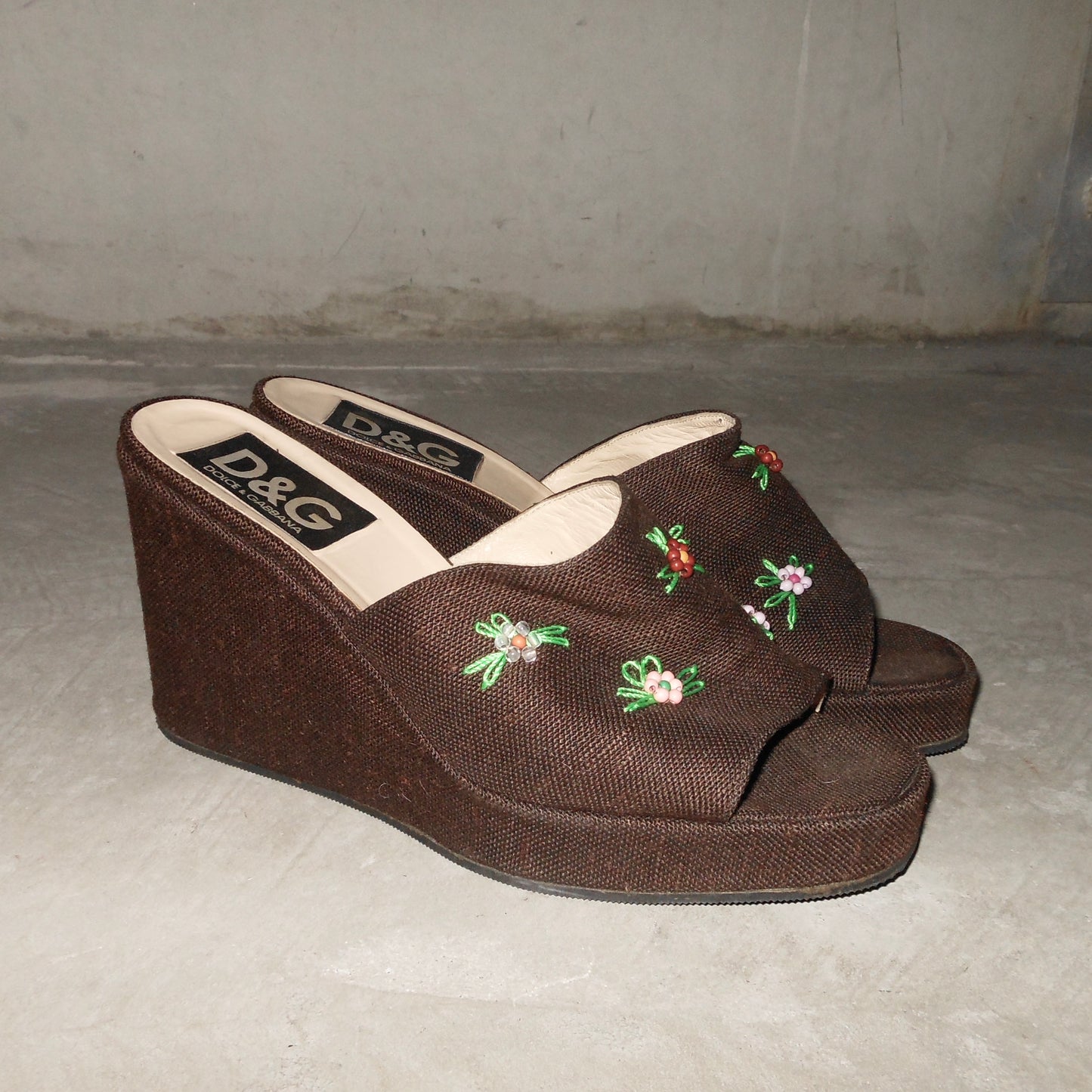 D&G Flower Wedges (40)