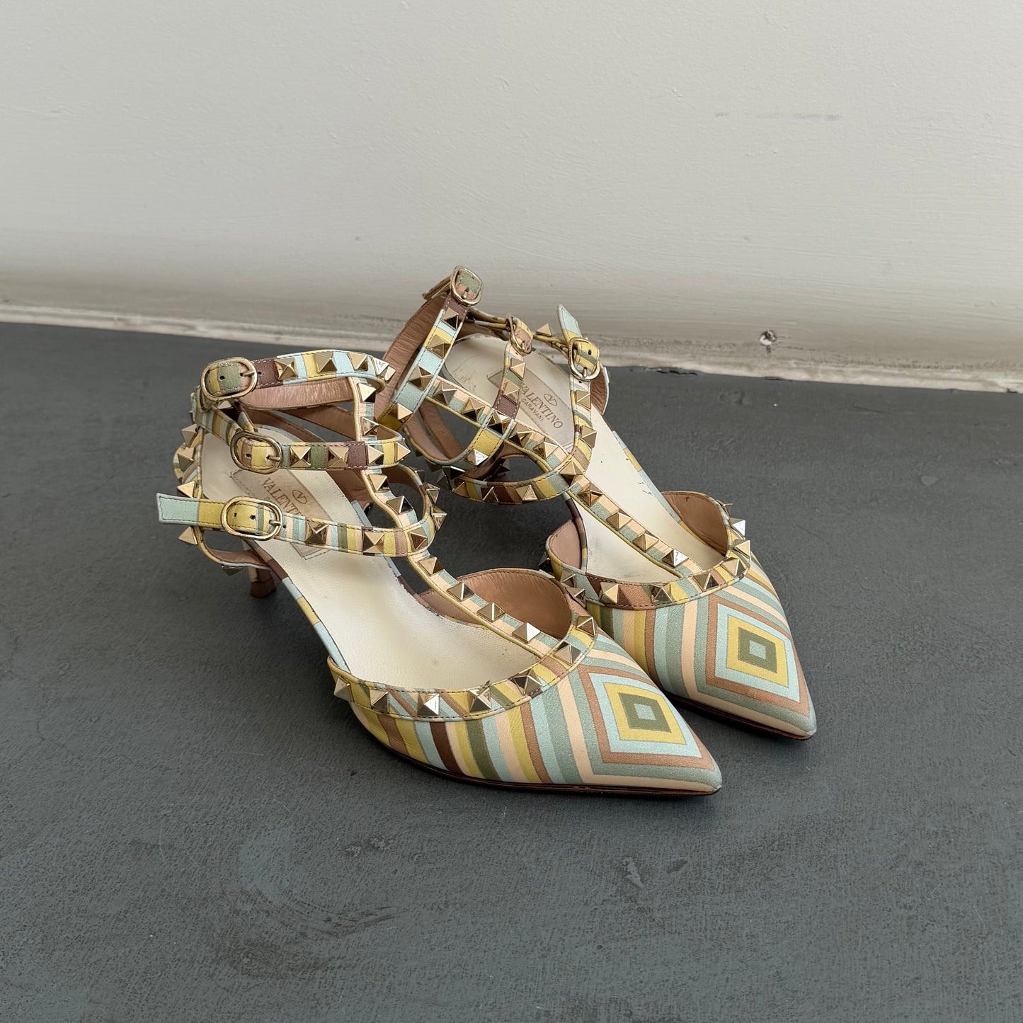 Valentino Rockstud Heels (37.5)
