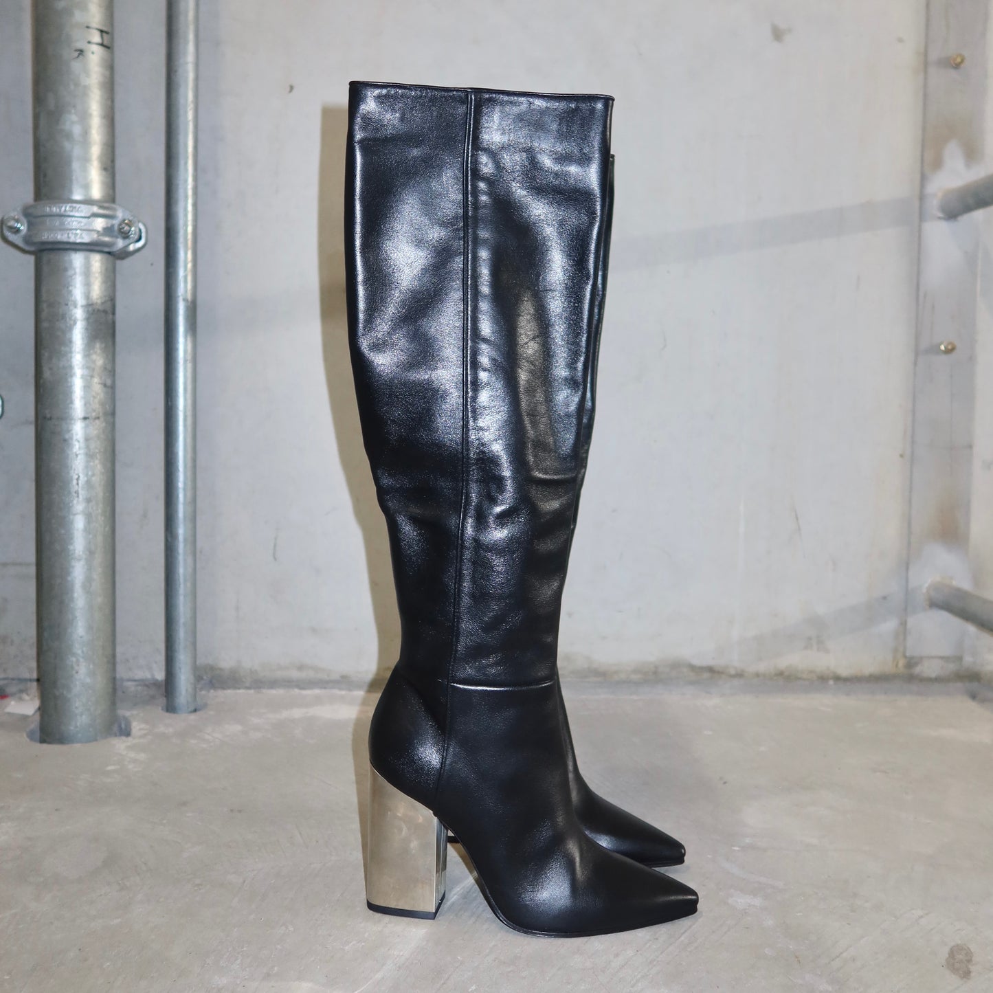 Emilio Pucci Leather Boots with Mirror Heel (38)