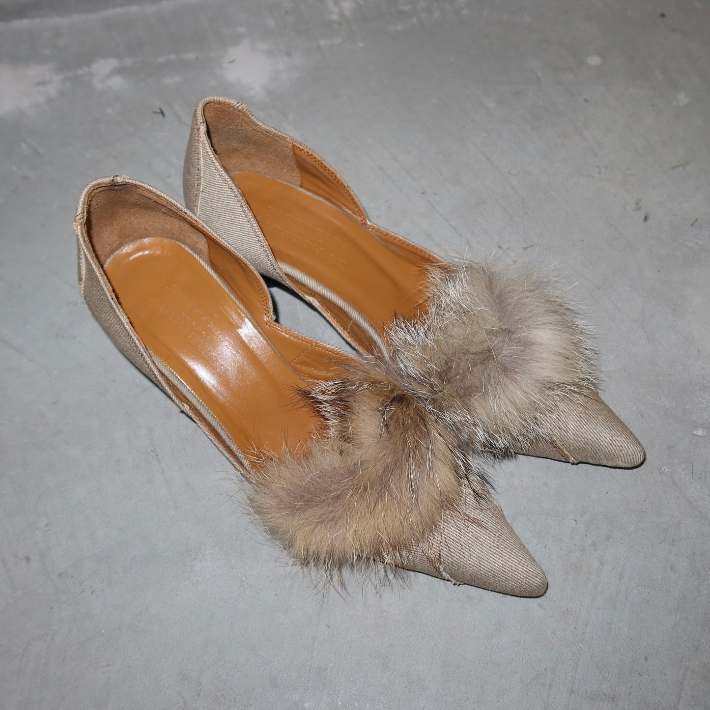 Burberry Real Fur Kitten Heels (37)
