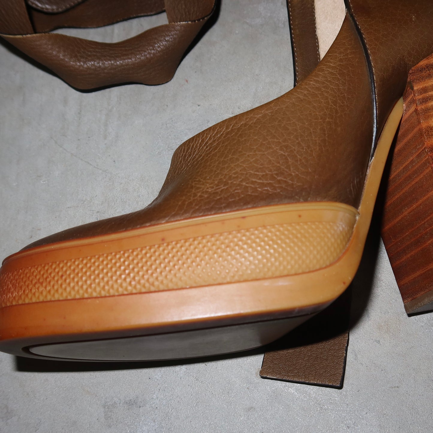 Chloé Pre-Fall 2014 Leather Wrap Heels (37.5)