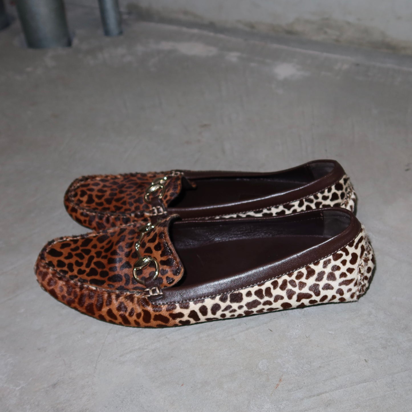 Gucci Leopard Print Cowhide Loafers (38-39)