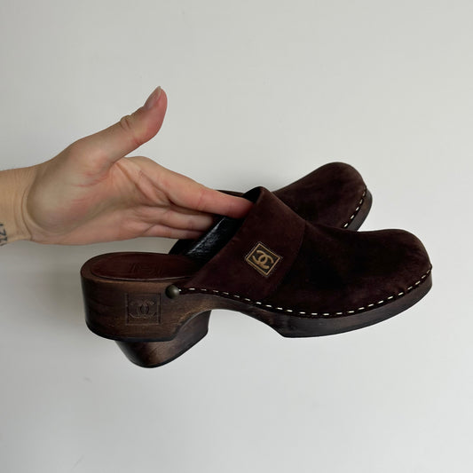Chanel Brown Suede Clogs (36)