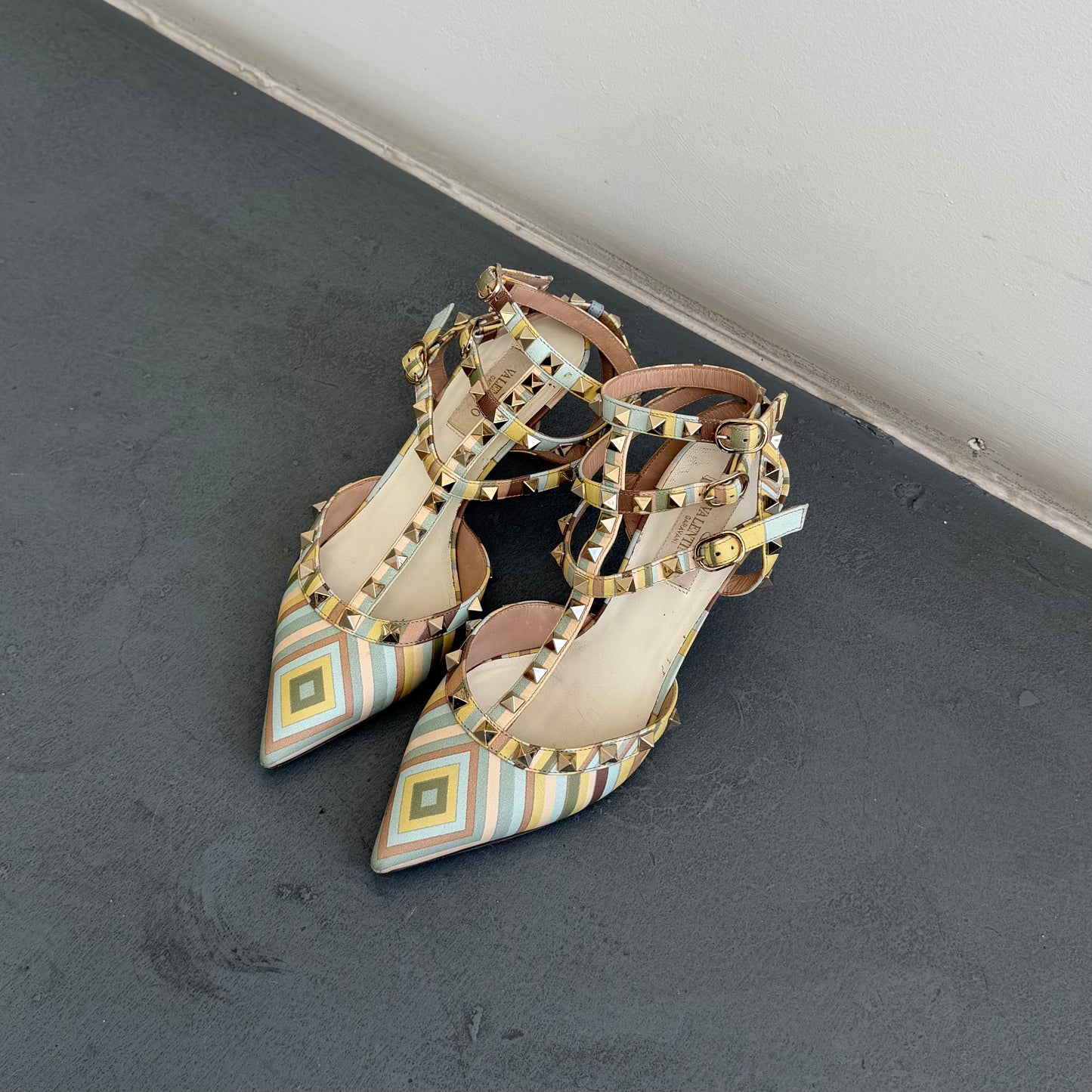 Valentino Rockstud Heels (37.5)