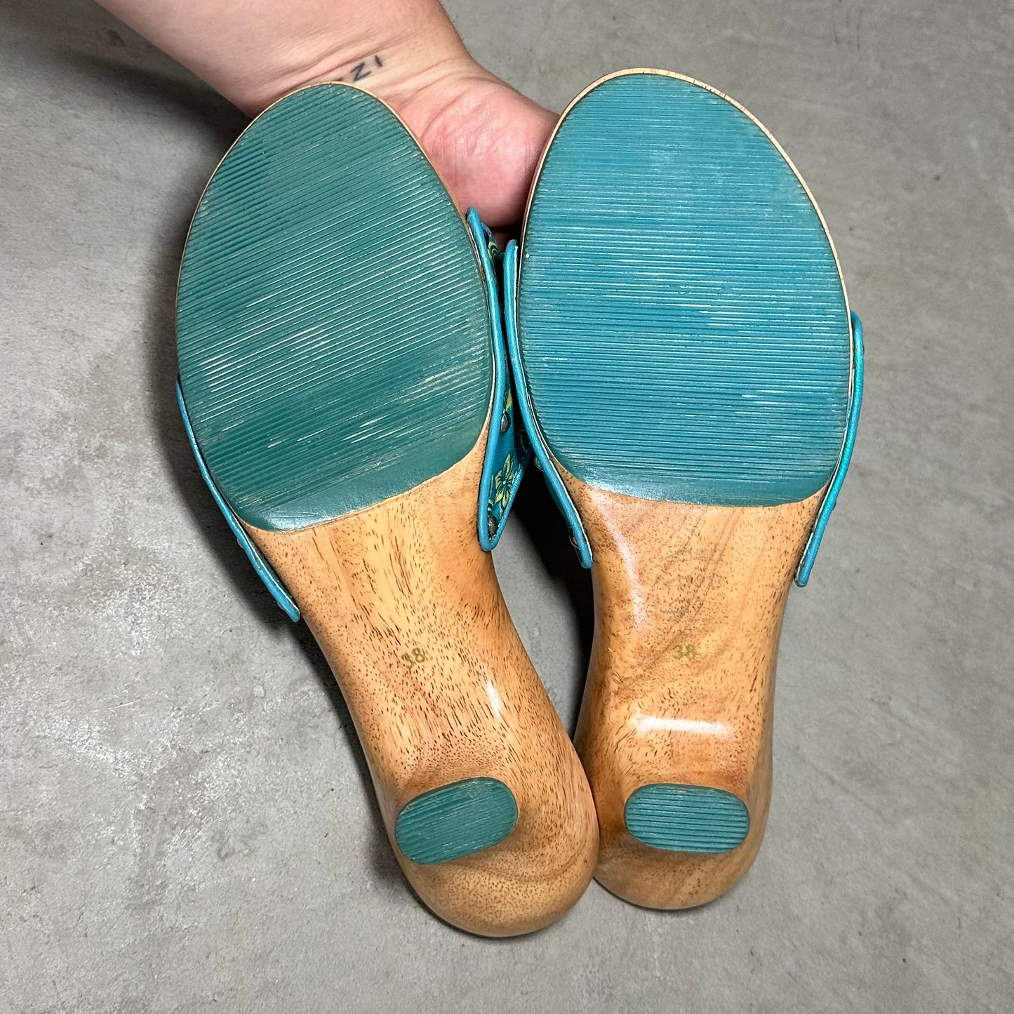 D&G Beachwear Kitten Heels (38)