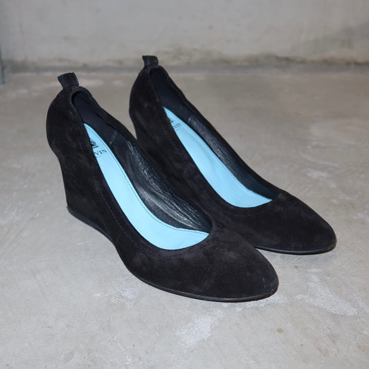 Lanvin Black Suede Wedges (39)