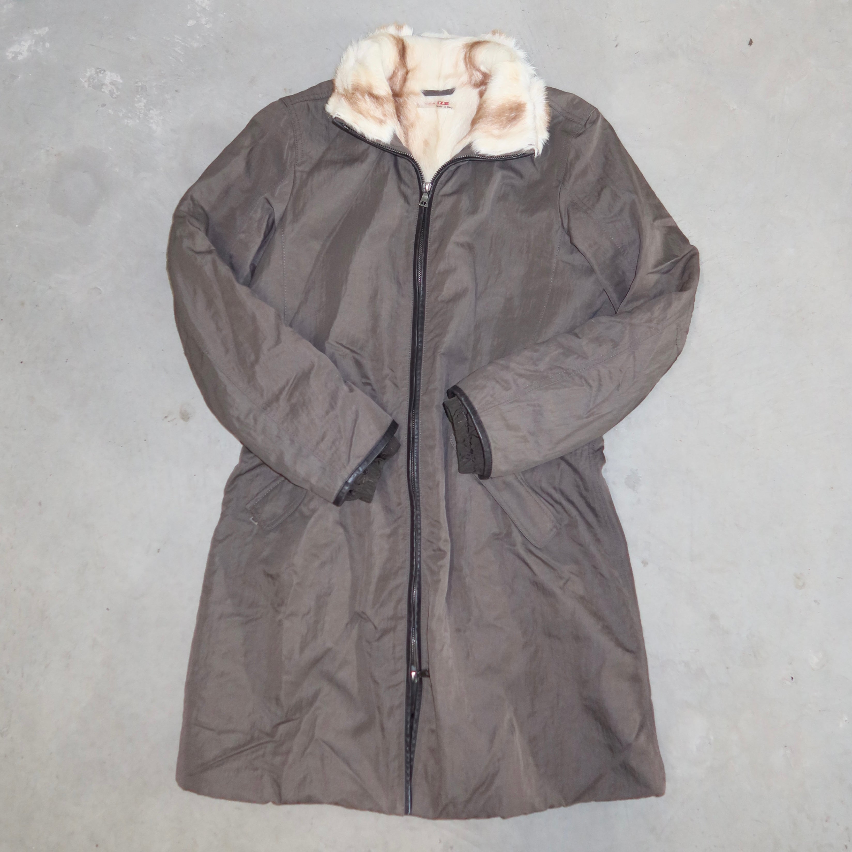 00s archive OLD PRADA プラダ ワイド チノパン 軍チノ 2025年最新】PRADA SPORT チノパンの人気アイテム - メルカリ