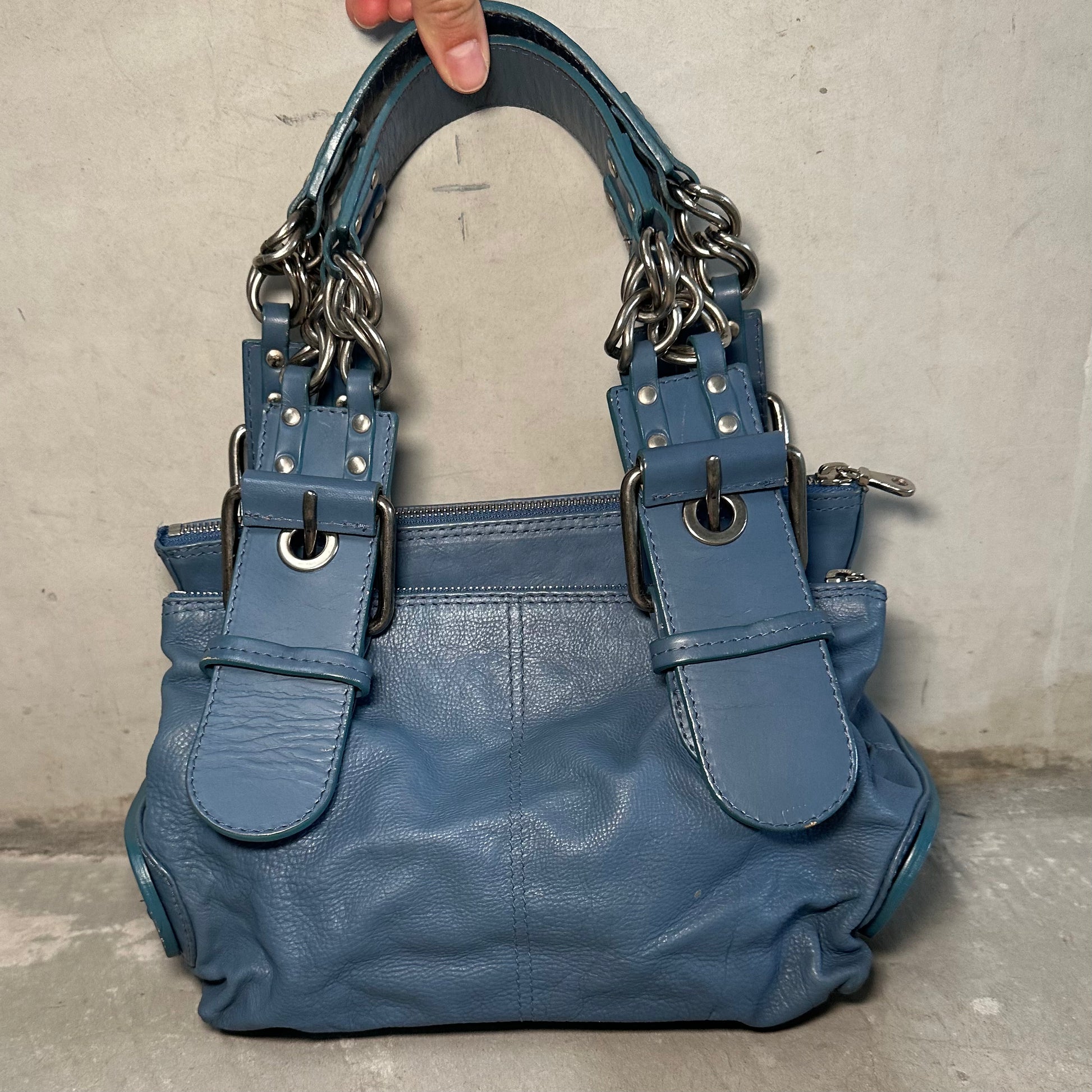 Chloé AW2003 Mini Chain Handle Camera Bag – Guzzi Archive Chloé AW2003 Mini Chain Handle Camera Bag – Guzzi Archive