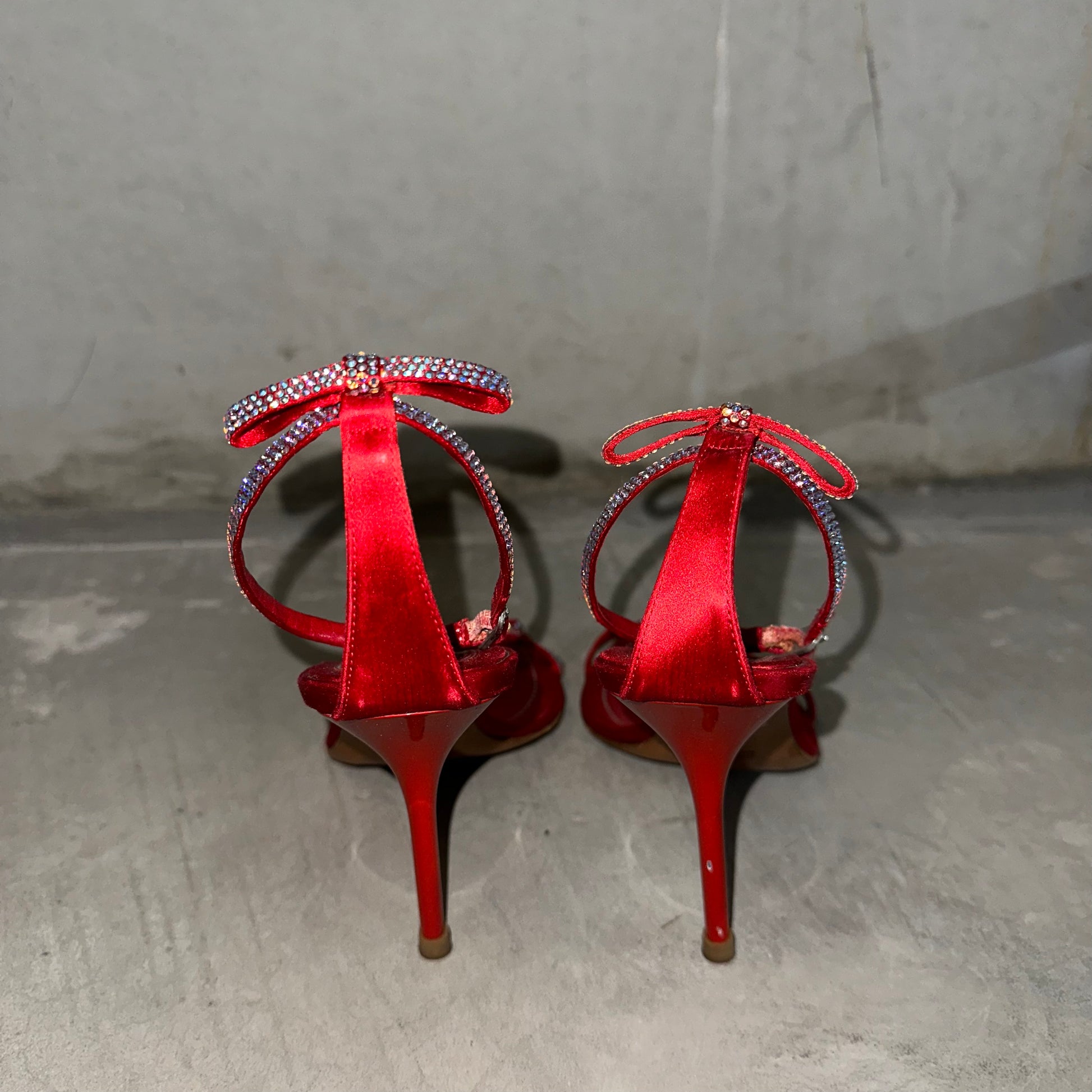 Red satin 2025 bow heels