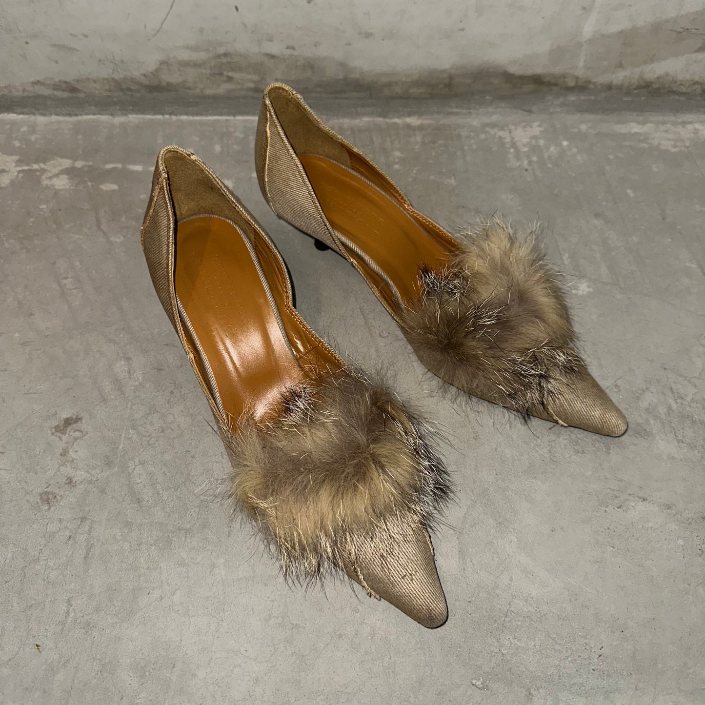 Burberry Kitten Heels with Fur (24cm)