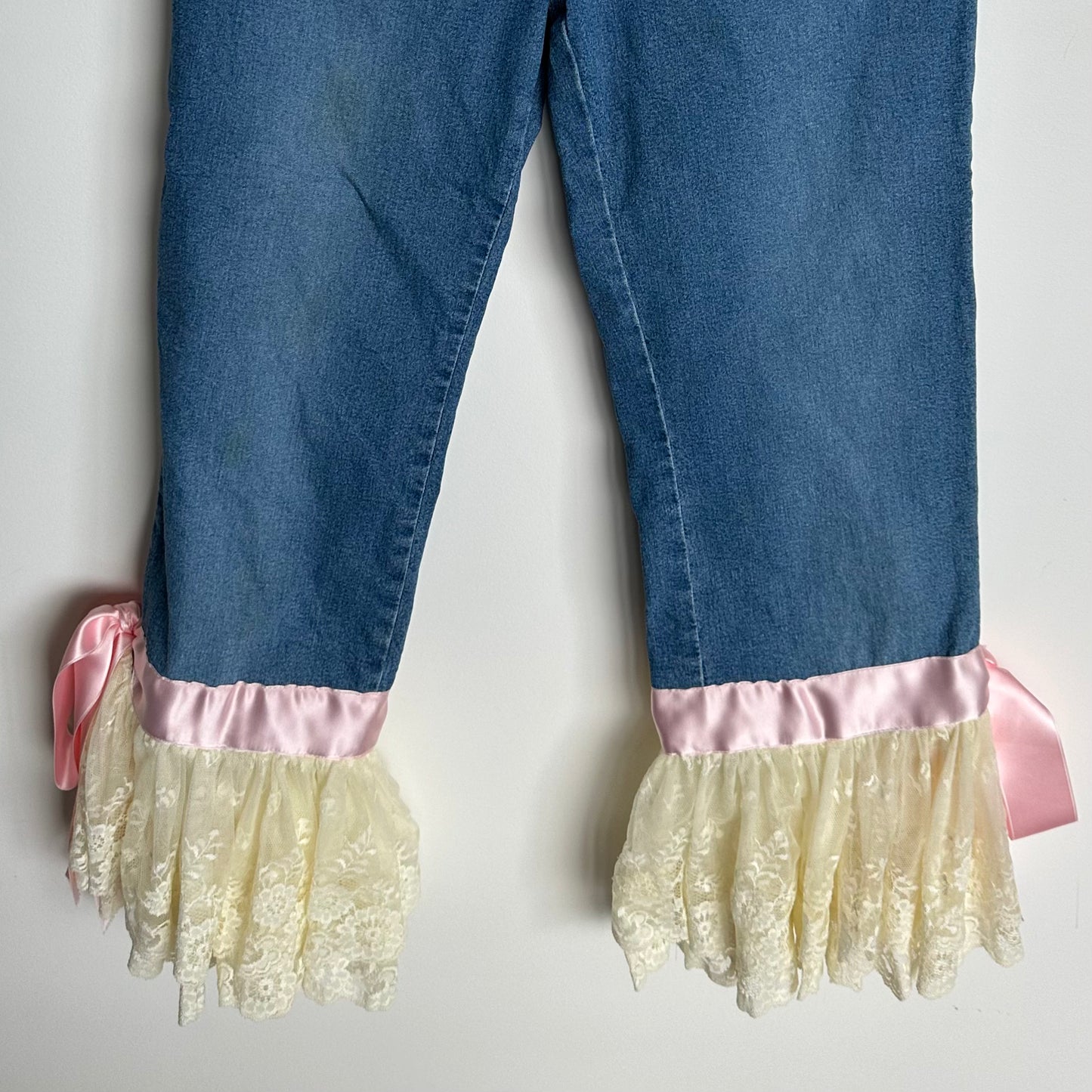 D&G SS2000 Lace Bottom Capris