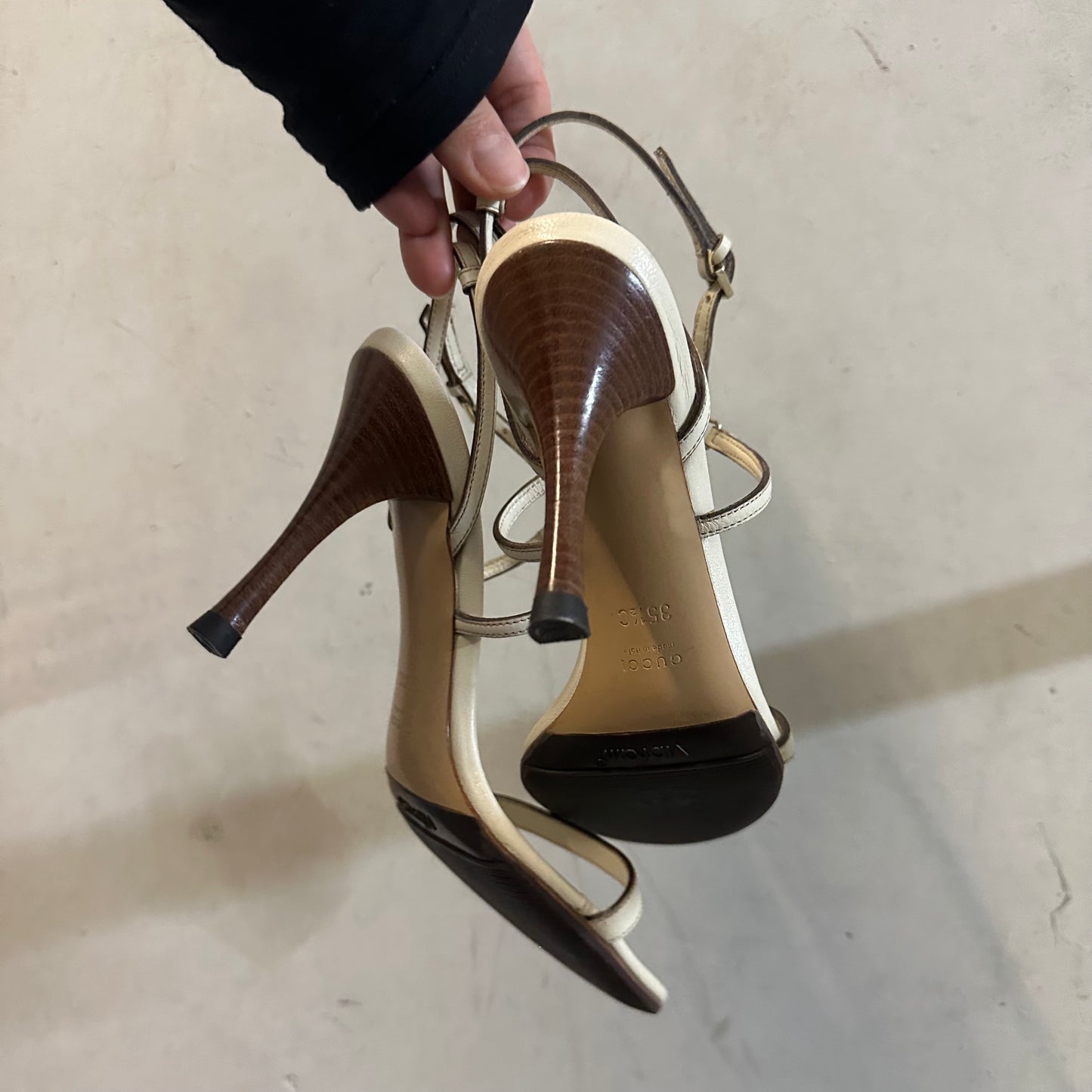 Gucci by Tom Ford Cream Logo Heels (35.5)