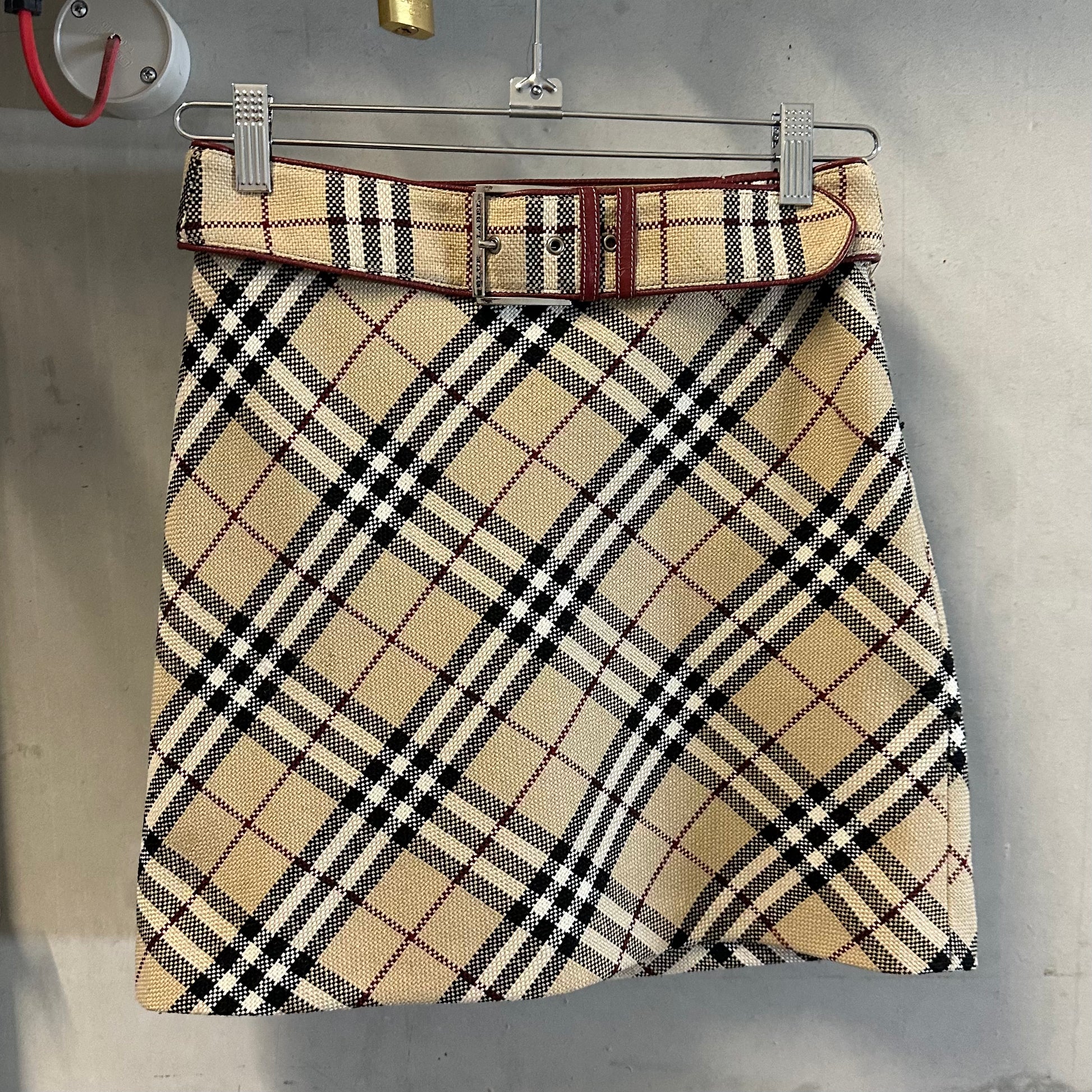 Burberry belted mini skirt Clearance