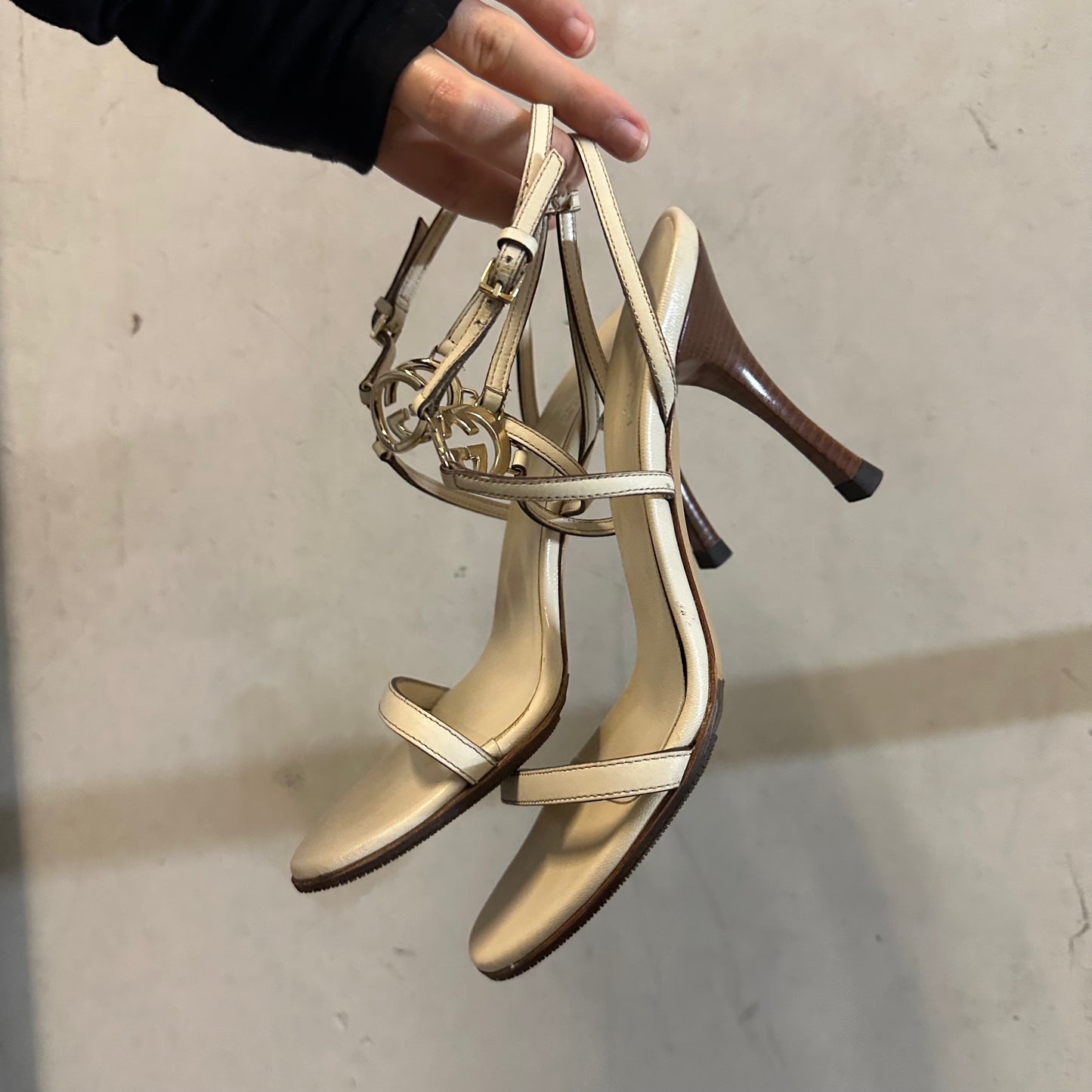 Gucci by Tom Ford Cream Logo Heels (35.5)